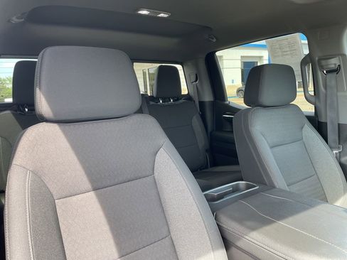 Used 2024 Chevrolet Silverado 1500 LT Trail Boss w/ Convenience Package II AWD/4WD image 31