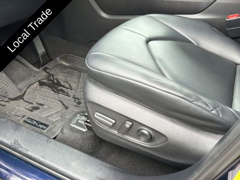 Used 2021 Toyota Highlander XLE FWD image 12