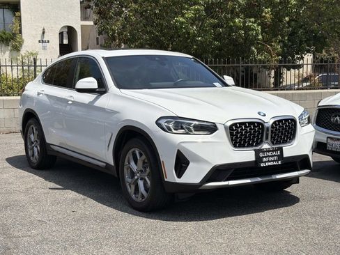 Used 2023 BMW X4 xDrive30i w/ Premium Package AWD/4WD image 2