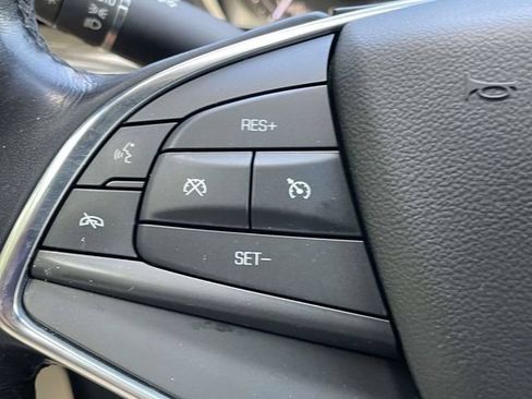 Used 2018 Cadillac XT5 AWD image 23