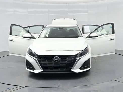 Used 2023 Nissan Altima 2.5 S FWD image 33