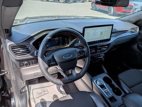 Used 2023 Ford Escape ST-Line w/ Tech Pack #1 AWD/4WD image 8
