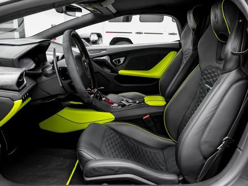 Used 2022 Lamborghini Huracan EVO RWD image 7