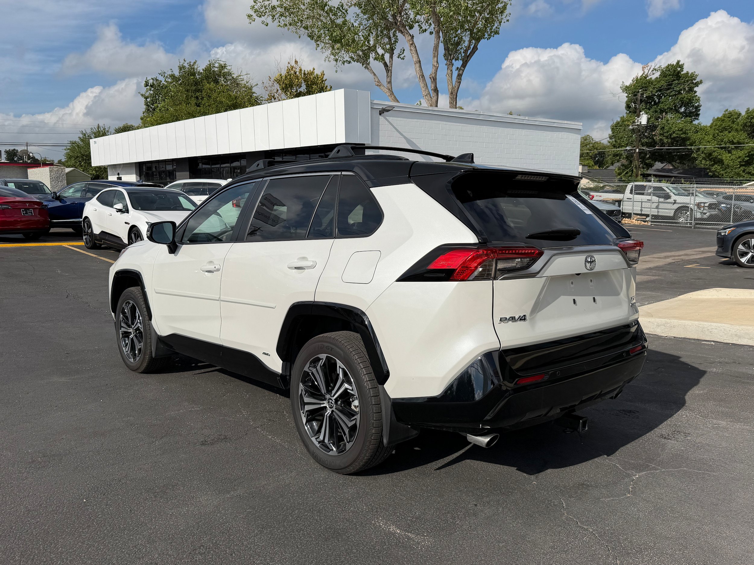 Used 2025 Toyota RAV4 XSE w/ Premium Package AWD/4WD image 4