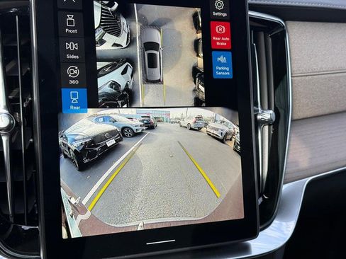 New 2026 Volvo XC90 B5 Plus image 16