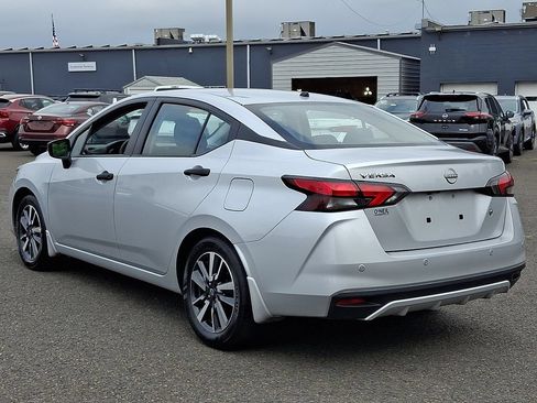 Certified 2024 Nissan Versa S w/ S Plus Package FWD image 4