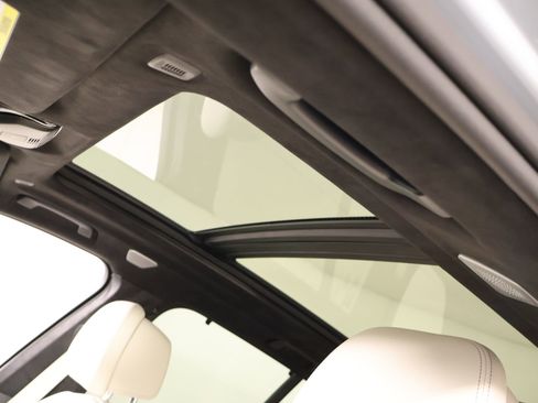 Used 2025 BMW X5 M60i AWD/4WD image 16