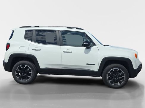 Used 2023 Jeep Renegade Latitude AWD/4WD image 6