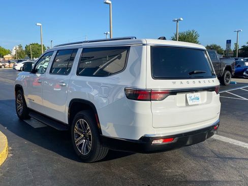 Used 2024 Jeep Wagoneer L Series II w/ Flexible Seating Group RWD image 7