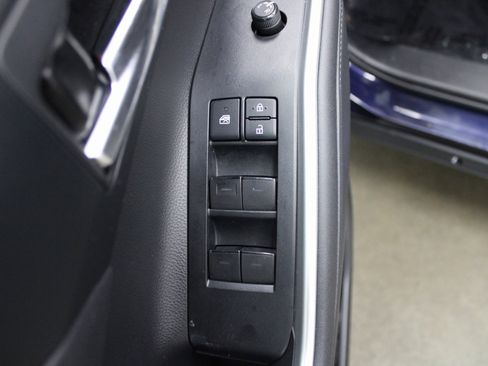 Used 2021 Toyota Highlander XLE image 13