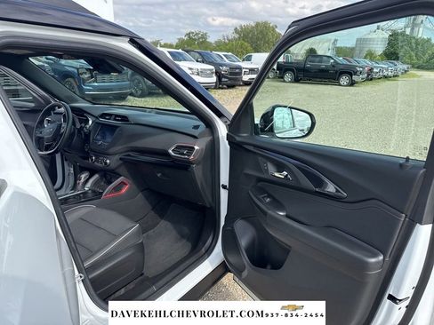 Used 2022 Chevrolet TrailBlazer RS FWD image 23