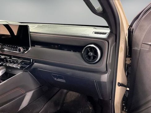 Used 2023 Chevrolet Colorado Z71 w/ Z71 Convenience Package 2 AWD/4WD image 24