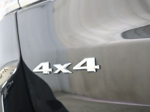 Used 2021 Jeep Grand Cherokee Laredo AWD/4WD image 21