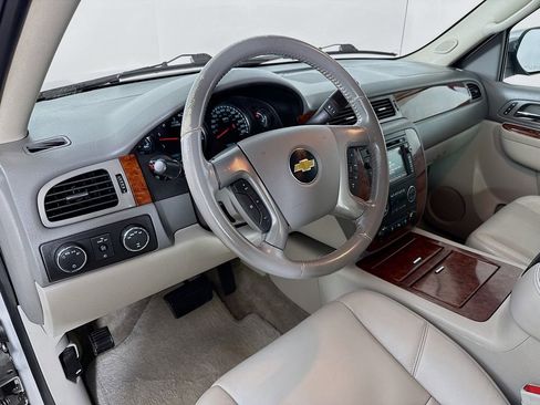 Used 2011 Chevrolet Avalanche LTZ AWD/4WD image 10