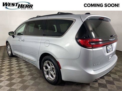 Used 2023 Chrysler Pacifica Limited FWD image 54