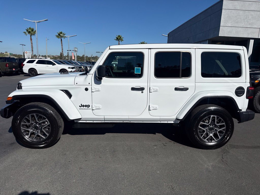 Certified 2026 Jeep Wrangler Unlimited Sahara AWD/4WD image 4