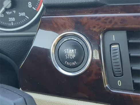 Used 2011 BMW 328i Convertible image 25