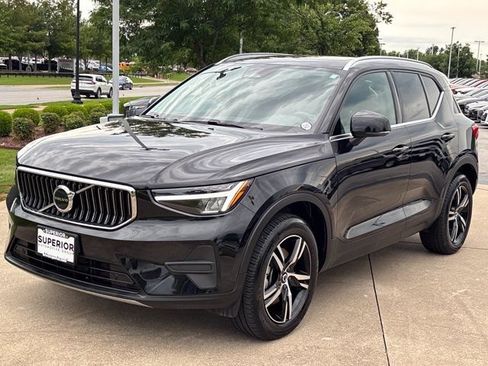 Used 2025 Volvo XC40 B5 Core AWD/4WD image 12