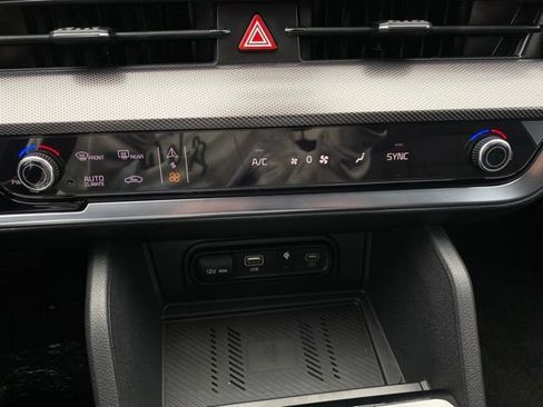 New 2025 Kia Sportage SX FWD image 21