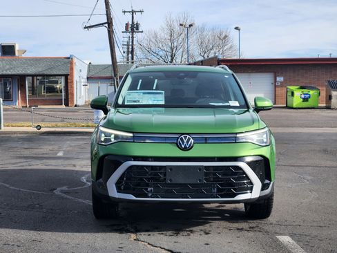 New 2026 Volkswagen Taos SEL image 9