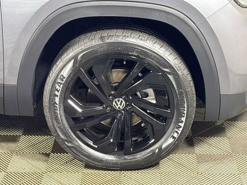 Used 2023 Volkswagen Atlas SE w/ Panoramic Sunroof Package AWD/4WD image 24