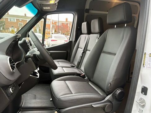 Used 2026 Mercedes-Benz Sprinter 2500 image 10