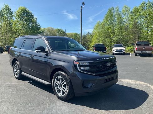 New 2026 Ford Expedition Active AWD/4WD image 3