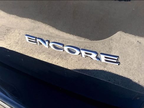 Used 2019 Buick Encore Essence FWD image 7