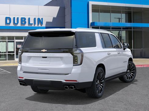 New 2026 Chevrolet Suburban High Country image 5