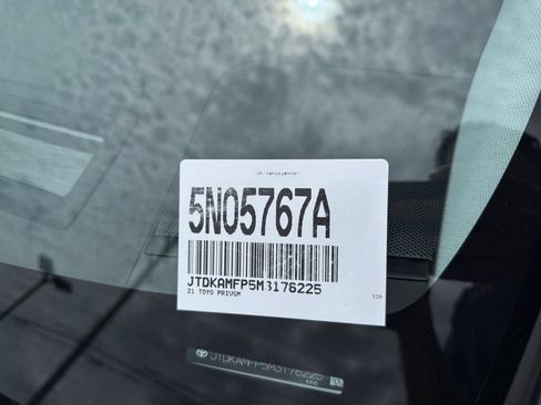 Used 2021 Toyota Prius Prime Limited FWD image 34