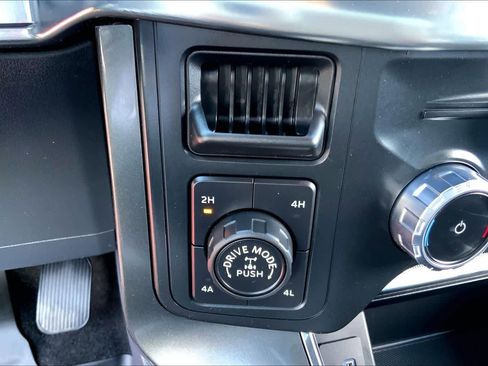 Used 2022 Ford F150 Lariat AWD/4WD image 31
