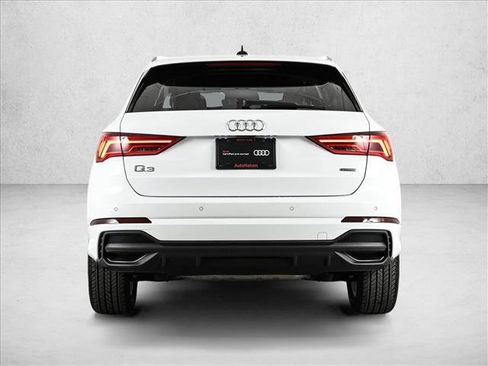 Certified 2025 Audi Q3 2.0T Premium w/ Convenience Package image 7