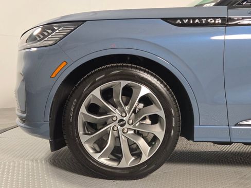 New 2026 Lincoln Aviator 2WD w/ Jet Appearance Package image 11