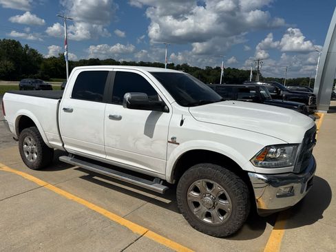 Used 2018 RAM 2500 Laramie w/ Convenience Group AWD/4WD image 4