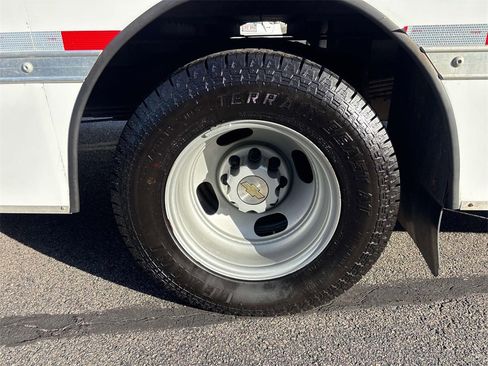 Used 2023 Chevrolet Express 4500 Extended w/ Power Convenience Package image 26