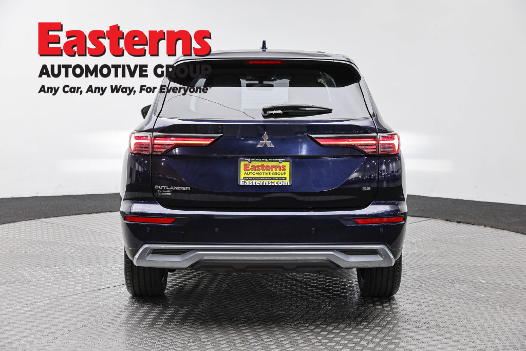 Used 2025 Mitsubishi Outlander SE FWD image 8