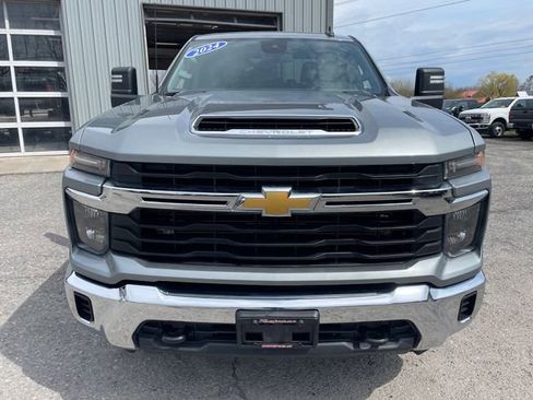 Used 2024 Chevrolet Silverado 2500 LT image 2