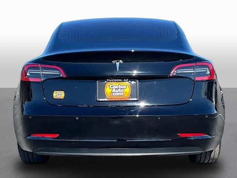 Used 2018 Tesla Model 3 Mid Range image 4