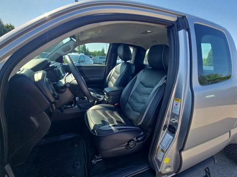Used 2017 Toyota Tacoma SR RWD image 13