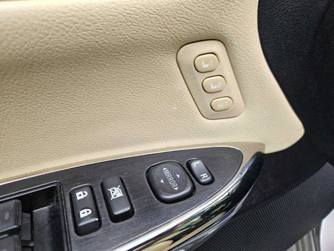 Used 2013 Toyota Avalon Limited image 15