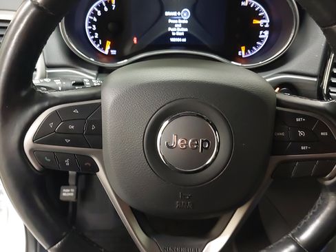 Used 2021 Jeep Grand Cherokee Laredo X AWD/4WD image 34