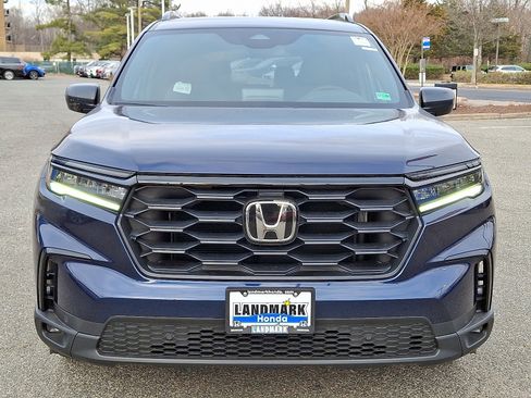 New 2025 Honda Pilot Sport image 2