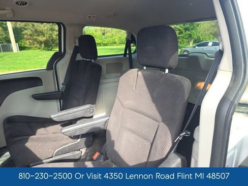Used 2014 Dodge Grand Caravan SXT FWD image 13