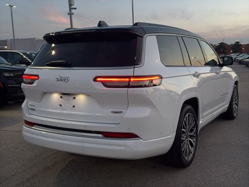 Used 2026 Jeep Grand Cherokee L Summit w/ Advanced Protech Group IV AWD/4WD image 5