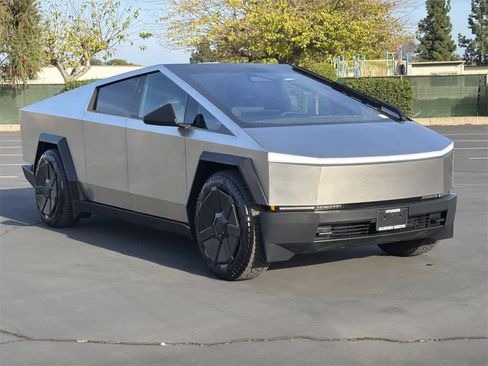 Used 2024 Tesla Cybertruck AWD Crew Cab image 8