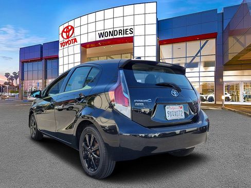 Used 2016 Toyota Prius C Persona Series image 3