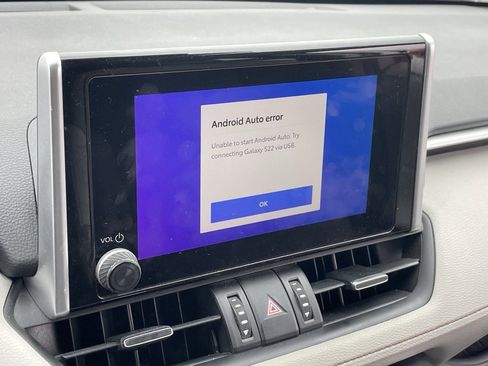 Used 2023 Toyota RAV4 XLE Premium image 7