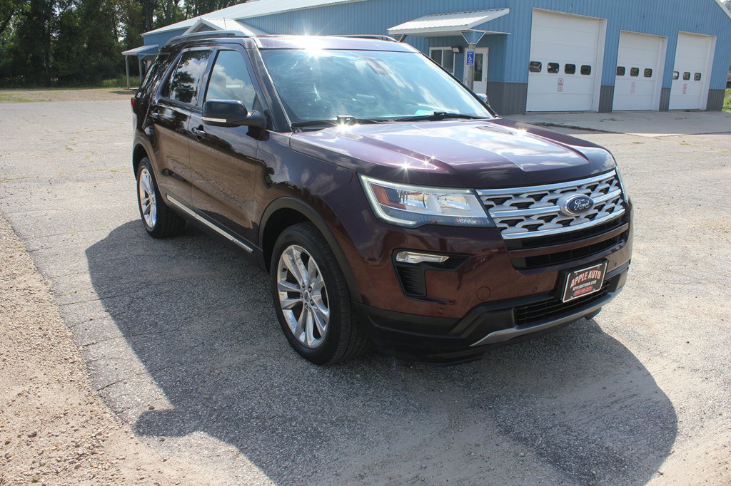Used 2018 Ford Explorer XLT w/ Equipment Group 202A AWD/4WD image 3