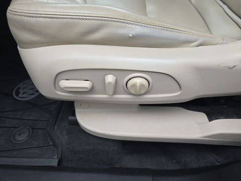 Used 2019 Buick Enclave Premium w/ LPO, Luxury Package FWD image 28