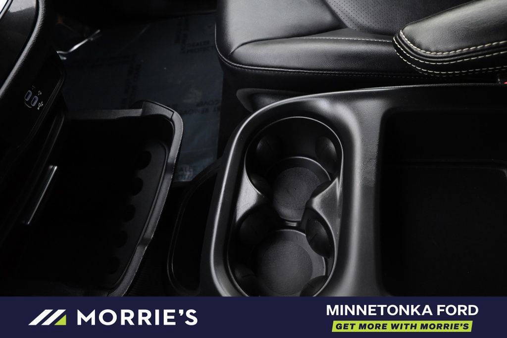 Used 2026 Chrysler Pacifica Select FWD image 35